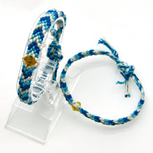 画像をギャラリービューアに読み込む, アマリンミサンガ(久慈産原石削り出し琥珀付)