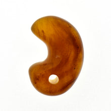 画像をギャラリービューアに読み込む, 久慈原産琥珀原石(研磨済)(勾玉)