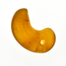 画像をギャラリービューアに読み込む, 久慈原産琥珀原石(研磨済)(勾玉)
