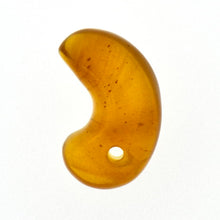 画像をギャラリービューアに読み込む, 久慈原産琥珀原石(研磨済)(勾玉)