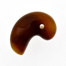 画像をギャラリービューアに読み込む, 久慈原産琥珀原石(研磨済)(勾玉)