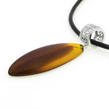 画像をギャラリービューアに読み込む, 久慈原産琥珀ペンダント