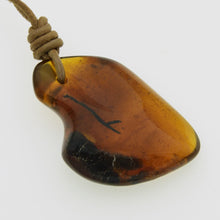 画像をギャラリービューアに読み込む, 久慈原産琥珀ペンダント