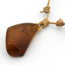 画像をギャラリービューアに読み込む, 久慈原産琥珀ペンダント