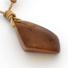 画像をギャラリービューアに読み込む, 久慈原産琥珀ペンダント