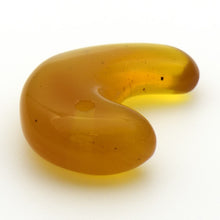 画像をギャラリービューアに読み込む, 久慈原産琥珀原石(研磨済)(勾玉)