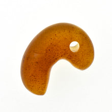 画像をギャラリービューアに読み込む, 久慈原産琥珀原石（研磨済）（勾玉）
