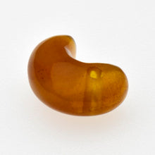 画像をギャラリービューアに読み込む, 久慈原産琥珀原石（研磨済）（勾玉）
