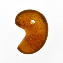 画像をギャラリービューアに読み込む, 久慈原産琥珀原石（研磨済）（勾玉）
