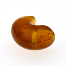 画像をギャラリービューアに読み込む, 久慈原産琥珀原石（研磨済）（勾玉）
