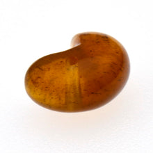 画像をギャラリービューアに読み込む, 久慈原産琥珀原石（研磨済）（勾玉）
