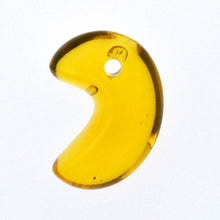 画像をギャラリービューアに読み込む, 久慈原産琥珀原石（研磨済）（勾玉）
